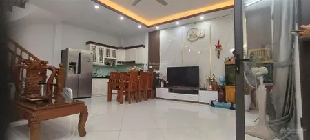 Bán nhà 50m2 quỳnh đô, 4 tầng, ô tô đỗ cửa, giá 6.5 tỷ