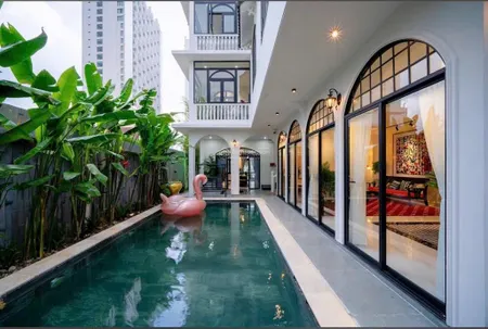 Bán villa boutique 5 tầng có hồ bơi mặt tiền đường lê mạnh trinh sát biển phạm văn đồng,