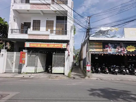 { đất dân đường bắc sơn đi ra biển hòn chồng 500m } * hẻm xe tải nhỏ * giá 5,2 tỷ