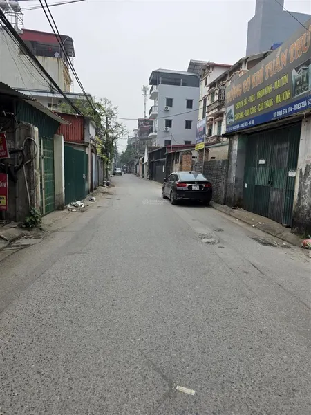 Bán đất tặng nhà giáp nhất mặt tiền rộng ngõ 2 ô tô tải tránh