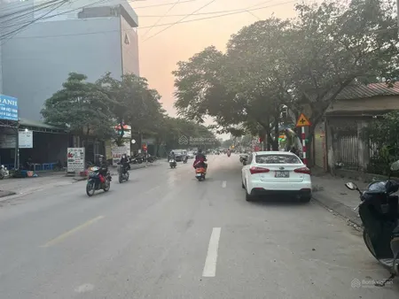 Bán đất mặt phố đức diễn, bắc từ liêm, dt 155m2 x 8m mt giá chào 60,8 tỷ, view hồ, tặng nhà cấp 4
