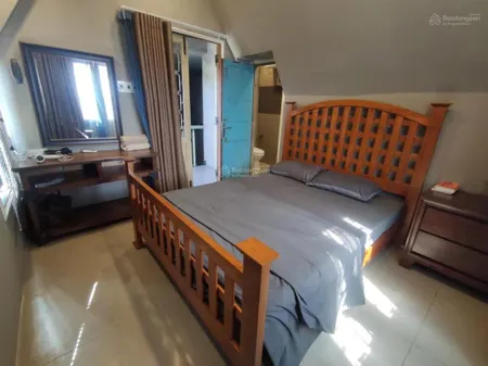 Nhà vườn 2 lầu 233m2 cách biển 5km giá 2 tỷ xxx (x cấp 1)