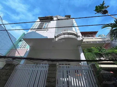 Bán gấp nhà 2.5 tầng, vị trí đẹp, sổ đẹp, đủ công năng, thông đường đống đa, giá tốt
