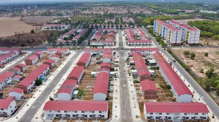 Ngộp, nhà phố liền kế dta, nhà xây thô đất 100m2, ngay khu dân cư hiện hữu