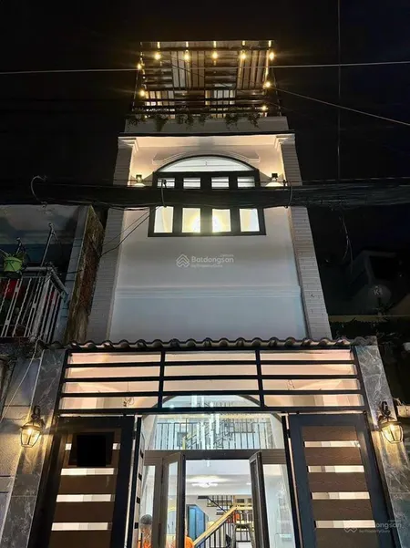 Nhà ngộp sổ riêng sang tên gấp giá siêu hời 2 tỷ 900 triệu tại nguyễn chí thanh, p15, q5 dt 57,7m2