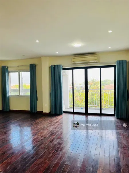Chuyển nhượng căn chung cưn3 ngủ khu ct18 việt hưng, hướng đông nam, view vinhomes riverside
