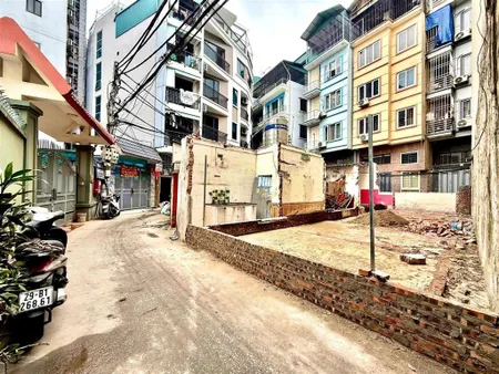 Em cần bán mảnh đất kim giang 70,4m2 16,8 tỷ, phù hợp xây chung cư mini