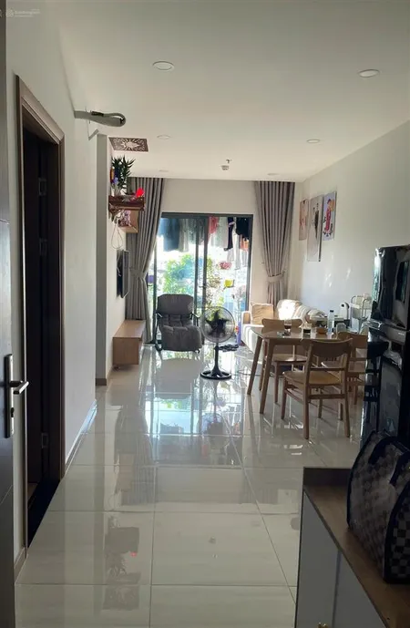 Bán 2pn bcons green view đối diện siêu thị go dĩ an, full nội thất 2 tỷ 150tr, sổ sẵn cầm tay.