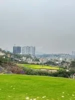 Rẻ nhất trần đời. căn 2 ngủ 68m2 view sân golf và thành phố cực đẹp tầng cao tặng ngay 12 chỉ vàng