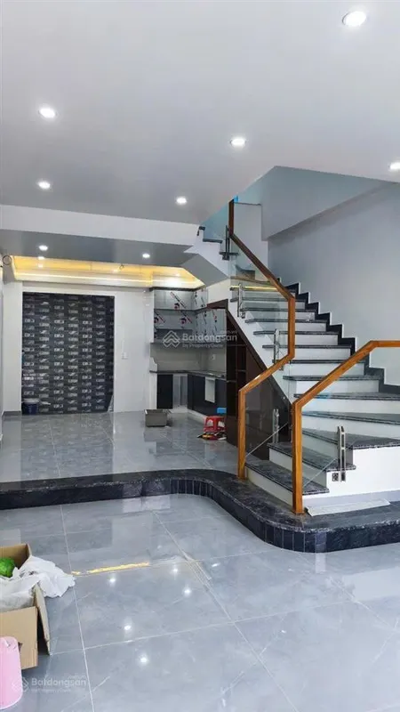 Cần bán ngôi nhà 3 tầng xây mới độc lập có gara ô tô tại đồng hoà kiến an