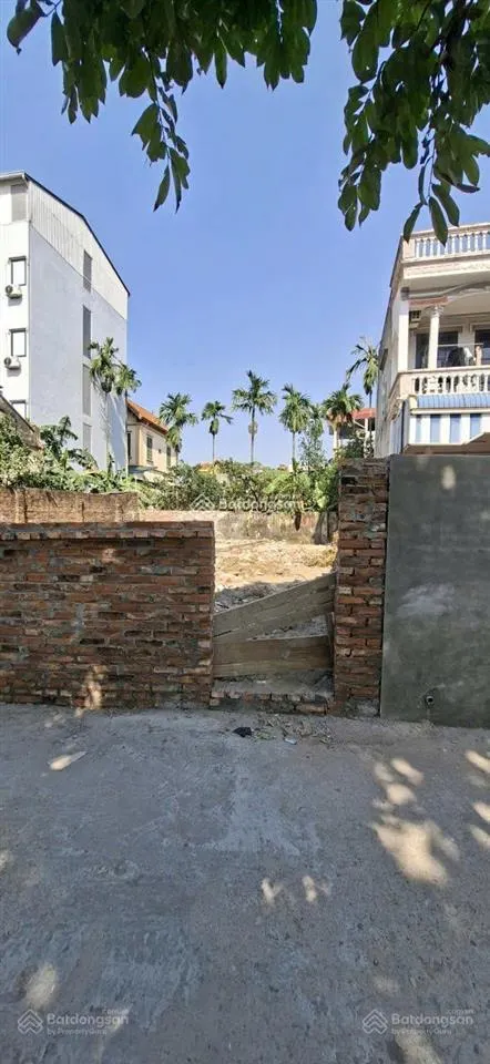 Cc bán đất sát quốc lộ 6, cách vành đai 4 chỉ 1,5km.ngõ oto, gần chợ,gần trường học,đất vuông