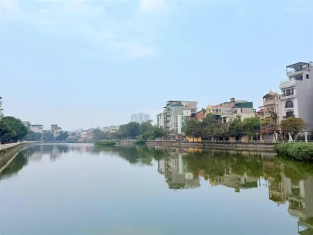 Bán đất 240m2, mặt tiền 11m, giá 63.6 tỷ mặt hồ tai trâu ngọc lâm ngay ngã tư hồng tiến ngọc lâm