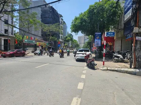 Bán đất tặng nhà phố lạc long quân, cầu giấy 17,5 tỷ 80m2 mt 5m 5t ô tô đỗ cửa kinh doanh