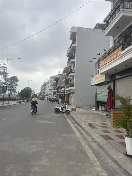 Chuyển nhượng lô đất 47m2 mặt đường thế lữ, giá chỉ 9,4 tỷ