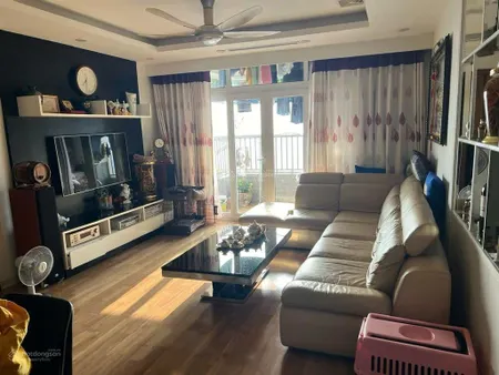 Bán căn hộ tòa n07b1 dịch vọng, đường thành thái 148,2m2, 4 phòng ngủ, ban công đông nam, nhà đẹp