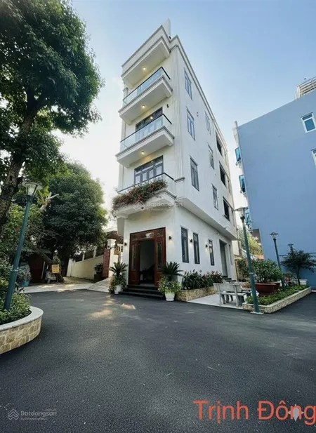 Bán nhà 66m2 giá 3tỷ550tr đường hòa sơn đoạn hành chính trung tâm thị trấn tiện ích trường chợ cafe