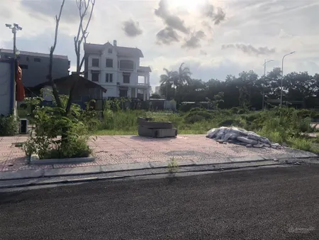 Đường 18m, bán 100m2 trục chính phường xuân lâm, thuận thành, cách quốc lộ 17 chỉ 50m, giá 58 triệu