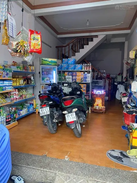 Cần bán gấp căn nhà sổ riêng mặt tiền đường nhựa thông kinh doanh buôn bán trong kdc việt sing d38