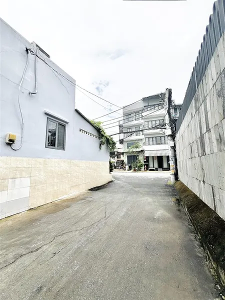Đất siêu hiếm đường tên lửa, 4,3x19, hẻm nhựa 6m sát mt, giữ tiền đỉnh, khu hiếm nhà bán