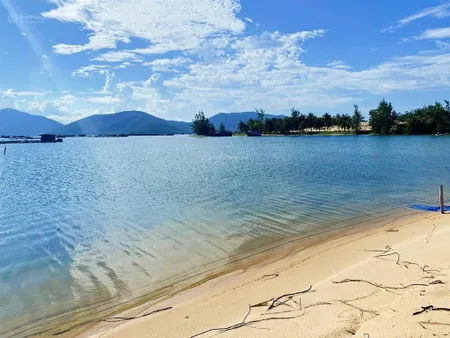 Mặt biển sơn đừng (đầm môn) cát biển trải dài gần 80m, giá 36 tỷ