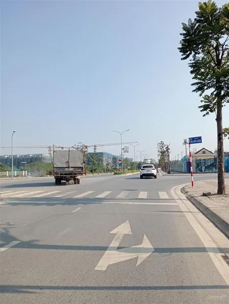 Ô tô vào đất, bán đất nguyễn lam 84m, giá hơn 18 tỷ, ô tô thông, vài bước chân ra mặt phố rộng .
