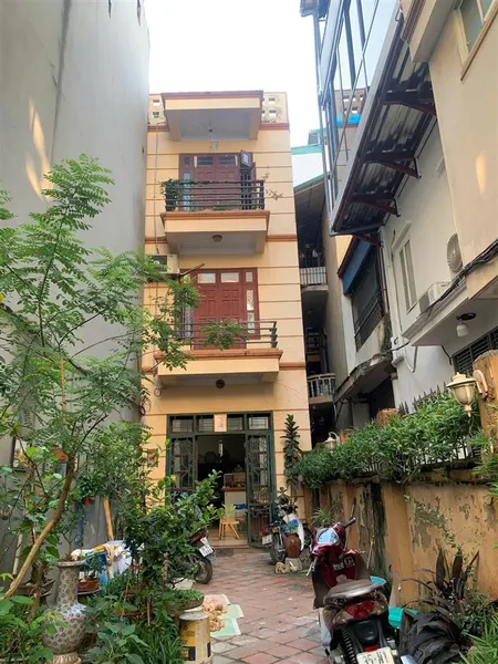 Cần bán nhà 2 mặt thoáng tại đường bưởi, vĩnh phúc, ba đình, dt 140m2, 3t, 6pn, sđcc. 0972 858 ***