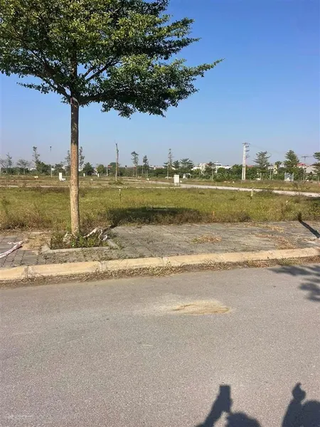 Bán lô đất liền kề lk15 hướng đông nam, 2 mặt tiền trước sau, dự án văn phú đông phong, sổ đỏ cc