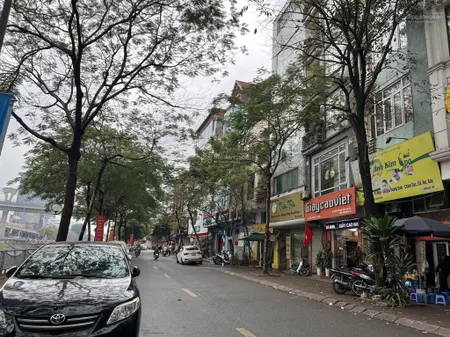 Cần tiền trả lãi ngân hàng bán gấp lô đất sát phố cầu giấy 50m2 chỉ nhỉnh 10tỷ sẵn nhà cho thuê