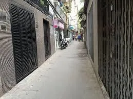 Bán đất ba đình , phố hoàng hoa thám , 3 gác đỗ cổng , vài bước chân ra mặt ngõ thông , nở hậu