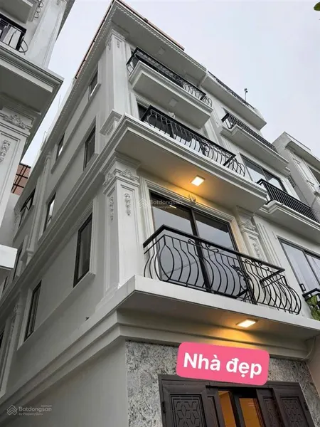 Cần bán nhà cự khối long biên hà nội.