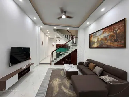 3.1 tỷ nhà ngợp quận 1 gần chợ bến thành, kinh doanh tốt dt 48m2. đang cho thuê 20tr/tháng.