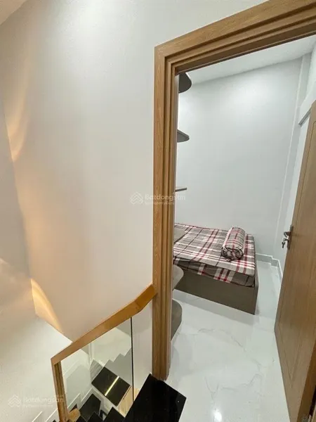 Định cư giảm 200 triệu chung cư phan văn trị 2pn, nhà đẹp, thang máy, sổ hồng nhỉnh 2tỷ