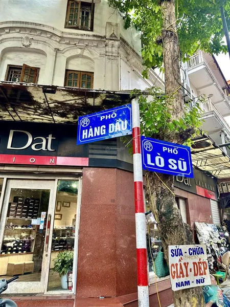 Cần bán nhà mặt phố nguyễn lò sũ, quận hoàn kiếm. dt 80m2 x 5t, mt 6,3m. vị trí đẹp sát hồ gươm
