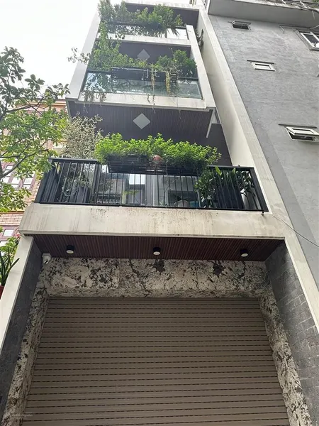 Bán nhà giảng võ 60mx5t giá 12 tỷ, hai mặt thoáng 20m ra ô tô tránh nhà xây cực đẹp ô chờ tm