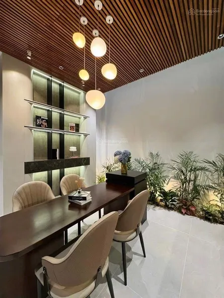 Bán nhà 2 tầng phạm vấn 3 mặt thoáng, sát biển