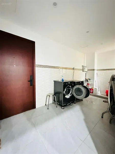 Bán căn hộ canary heights tầng trệt sân vườn 4 pn. 0896 998 ***