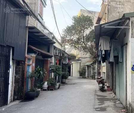 Bán 94m đất tặng 3 tầng cũ ô tô vào nhà phố đại mỗ.