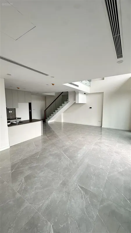 Bán căn duplex 170m2 giá chỉ 17,9 tỷ sunshine green iconic long biên em 0948 868 ***