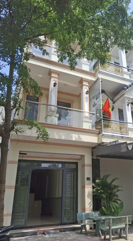Chính chủ bán nhà riêng 3pn 3wc đường d8 (sn12b/47b) phú hồng thịnh 8 p.bình chuẩn thuận an