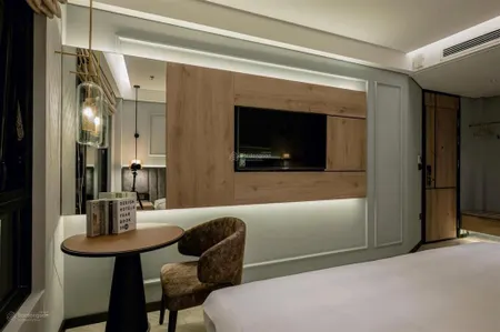 Bán gấp nhà 6t phố xuân diệu. dt 80m2 thang máy, ô tô đỗ cửa, cách đường ô tô tránh 10m. làm căn hộ