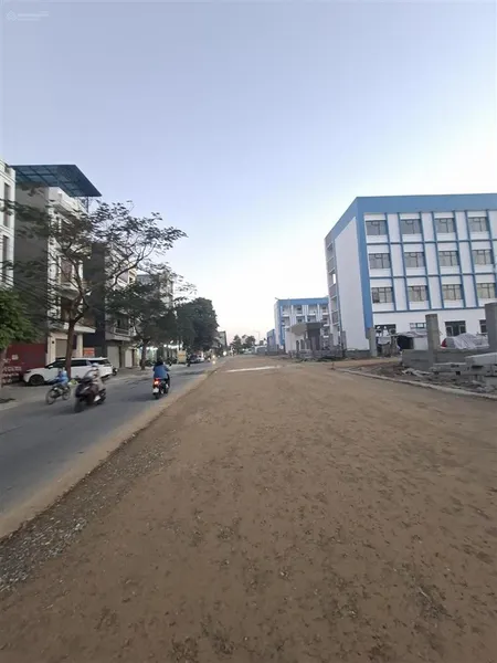 Bán lô đất mặt đường quán nam kênh dương dt 85m2 mt 4,3m đường rộng 19m. 0986 351 ***