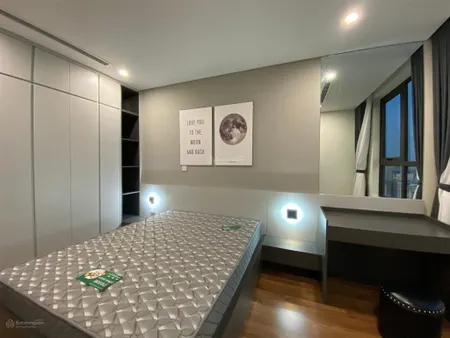 Bán gấp căn hộ 110m2 3 ngủ,tầng trung,nhà đẹp hướng mát,có sổ giao dịch được luôn 0393 686 ***