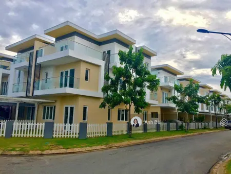 Bán gấp căn nhà thô melosa dt 8mx18m(144m2) nhà thô sổ hồng đầy đủ giá 13 tỷ