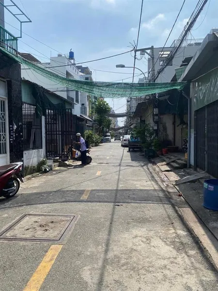 Bình tân kế bên aeon tân phú 100m2 3tầng btct 3pn đường 6m xe hơi ngủ nhà sổ riêng