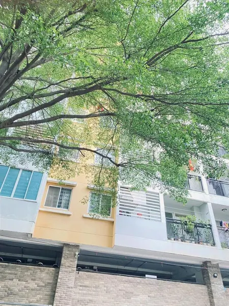 Bán chung cư man thiện hai phòng ngủ 73 mét căn góc. giá 2.7 tỷ, 2pn 1 wc. tặng nội thất cơ bản