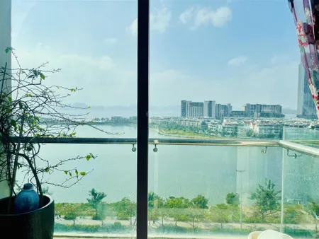 Chính chủ bán căn 2pn 80m2 view biển chung cư bim 17 tầng trung tâm du lịch bãi cháy, hạ long.