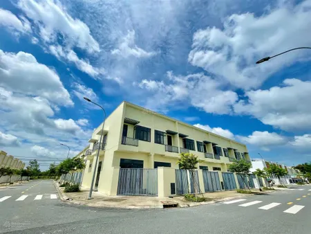 Bán căn phước đông new city trong kcn phước đông trảng bàng tây ninh 64m2 1 trệt lầu 1.76 tỷ sổ sẵn