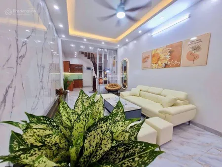 8.7 tỷ. không ở thì cho thuê. nhà 50m2 x 4m, 5t x 6pn. đường 3m. ngõ 124 hòe thị phương canh