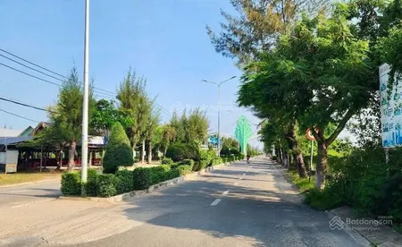 Chủ kẹt tiền cần bán lô đất vàng trục vào cổng vinhomes đối diện metro. giá rẻ để đầu tư
