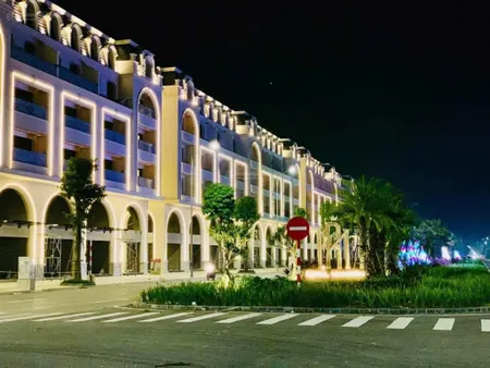 Bán căn shophouse royal mansion xây sẵn 5 tầng đầu tư chỉ cần 30% khoảng 5 tỷ